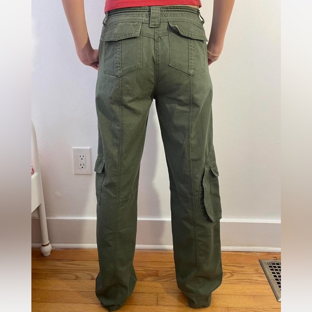 Brandy Melville Olive Cargo Pants - Picture 2 of 4